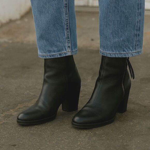 Acne Studios Black Leather Zip Up Heel Boots Shoes   Women's Size EU 39 US 8.5 - Picture 1 of 10